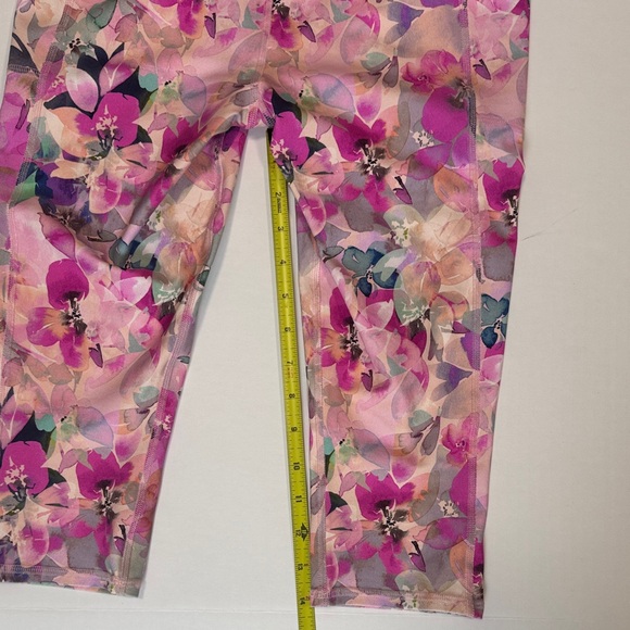 Skechers Pink Floral Capris - Picture 7 of 10